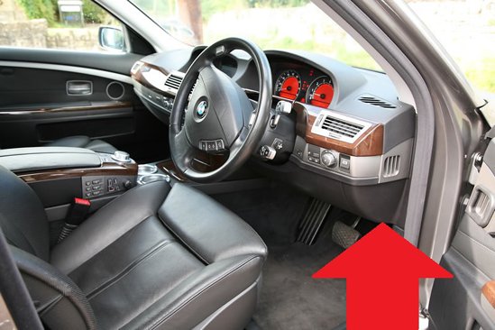 BMW e65 7 series diagnostic port location picture